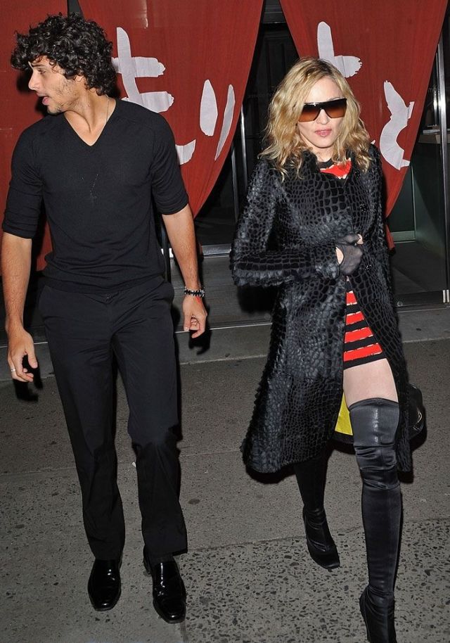 1502719853 madonna jesus 1502689952