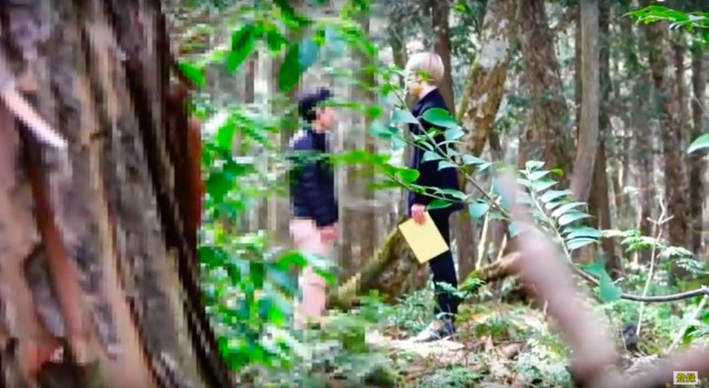 Xôn xao việc Youtuber Nhật Bản 'nối gót' Logan Paul quay phim tại rừng tự sát Xôn xao việc Youtuber Nhật Bản 'nối gót' Logan Paul quay phim tại rừng tự sát