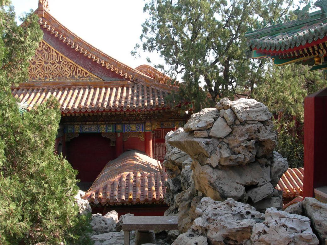 Chuyện kể rằng, bên trong Tử Cấm Thành có một khu vườn bí mật rất ít người được biết... Chuyện kể rằng, bên trong Tử Cấm Thành có một khu vườn bí mật rất ít người được biết...