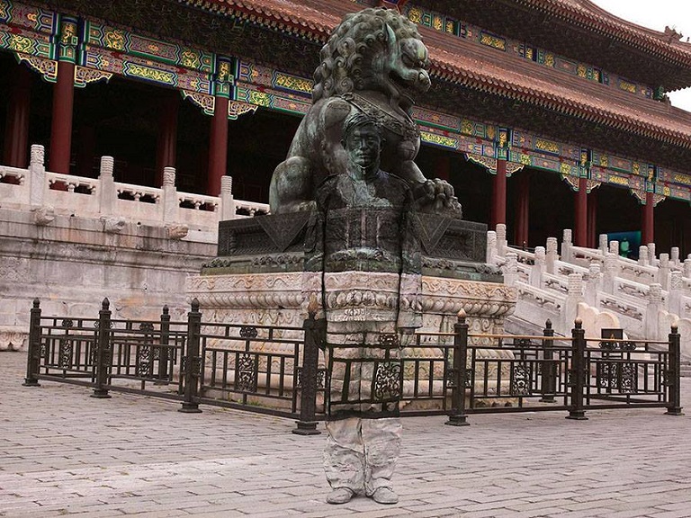 Bạn có thể tìm ra 'nghệ sĩ tàng hình' Liu Bolin trong những bức hình này? Bạn có thể tìm ra 'nghệ sĩ tàng hình' Liu Bolin trong những bức hình này?