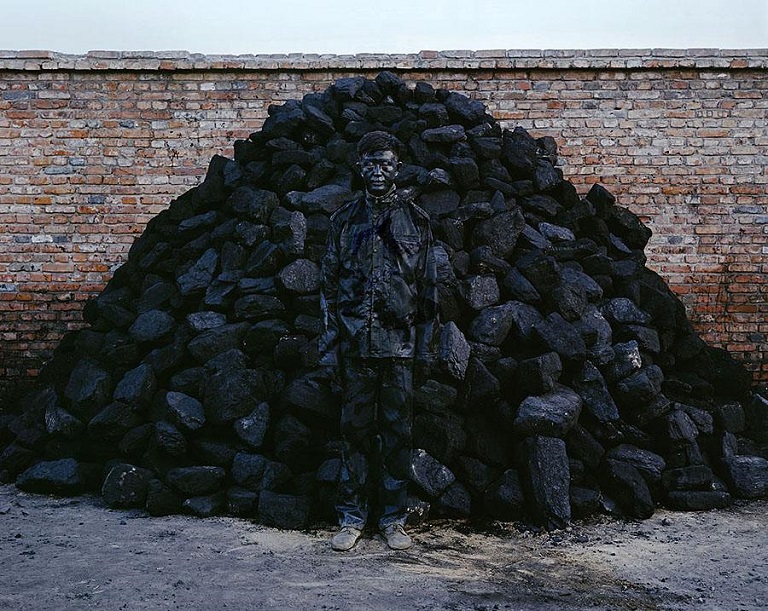 Bạn có thể tìm ra 'nghệ sĩ tàng hình' Liu Bolin trong những bức hình này? Bạn có thể tìm ra 'nghệ sĩ tàng hình' Liu Bolin trong những bức hình này?