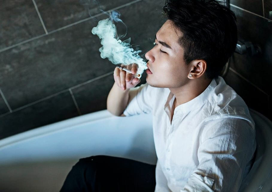 Nhắc nhở thân thiện anh em smoker: Hãy là một người hút thuốc 'đẹp trai' Nhắc nhở thân thiện anh em smoker: Hãy là một người hút thuốc 'đẹp trai'