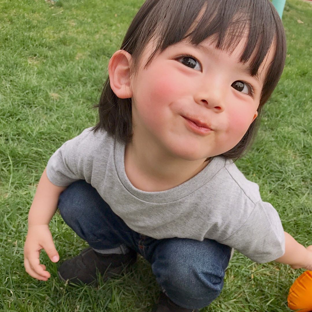 'Hoàng tử nhí' đến từ nước Nhật khiến hàng loạt bà cô, bà chị 'đổ rạp' 'Hoàng tử nhí' đến từ nước Nhật khiến hàng loạt bà cô, bà chị 'đổ rạp'