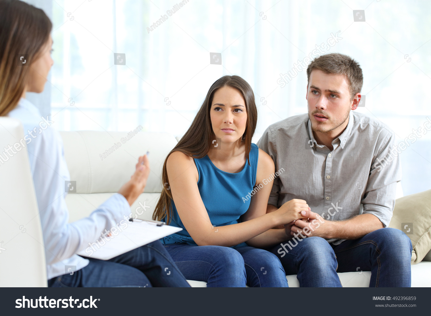 Bức ảnh chế 'đứng bên em này mà nhòm em nọ' có cả một câu chuyện đằng sau nó Bức ảnh chế 'đứng bên em này mà nhòm em nọ' có cả một câu chuyện đằng sau nó