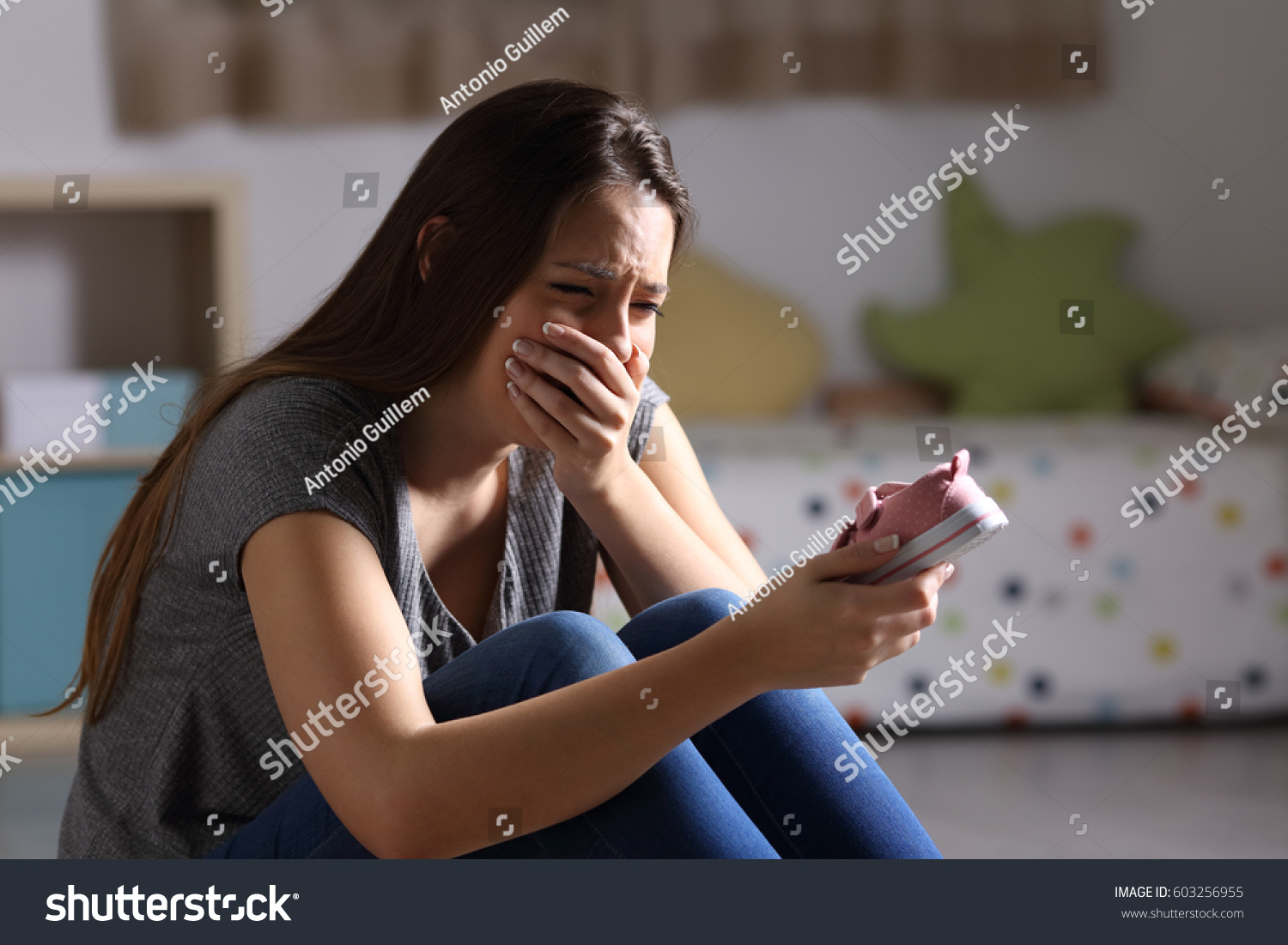 Bức ảnh chế 'đứng bên em này mà nhòm em nọ' có cả một câu chuyện đằng sau nó Bức ảnh chế 'đứng bên em này mà nhòm em nọ' có cả một câu chuyện đằng sau nó