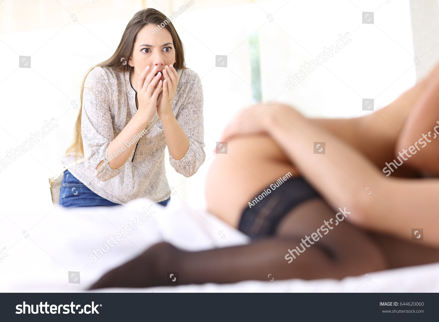 Bức ảnh chế 'đứng bên em này mà nhòm em nọ' có cả một câu chuyện đằng sau nó Bức ảnh chế 'đứng bên em này mà nhòm em nọ' có cả một câu chuyện đằng sau nó