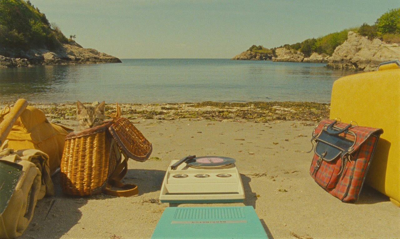 Moonrise Kingdom - Vương quốc trăng lên của hai đứa trẻ trốn nhà Moonrise Kingdom - Vương quốc trăng lên của hai đứa trẻ trốn nhà