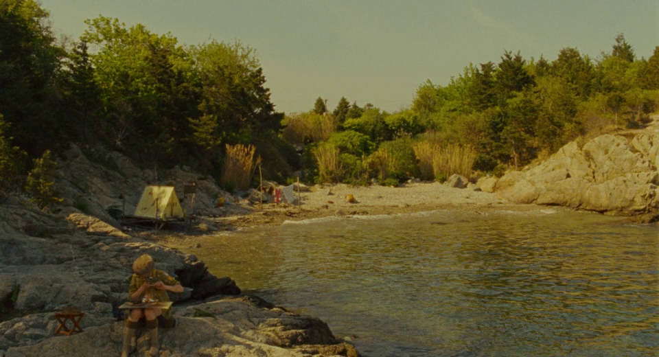 Moonrise Kingdom - Vương quốc trăng lên của hai đứa trẻ trốn nhà Moonrise Kingdom - Vương quốc trăng lên của hai đứa trẻ trốn nhà