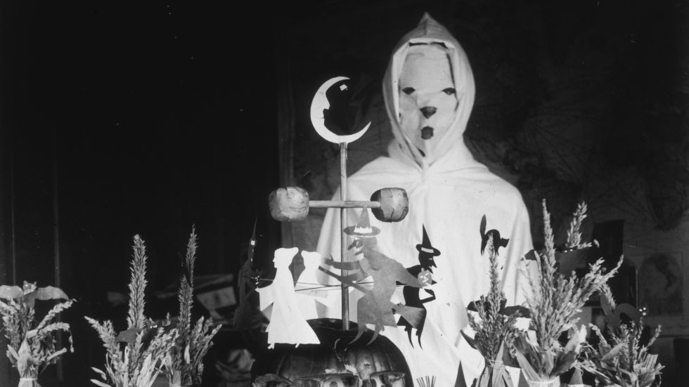 Lễ Halloween của thế kỷ trước đáng sợ hơn ngày nay như thế nào? Lễ Halloween của thế kỷ trước đáng sợ hơn ngày nay như thế nào?
