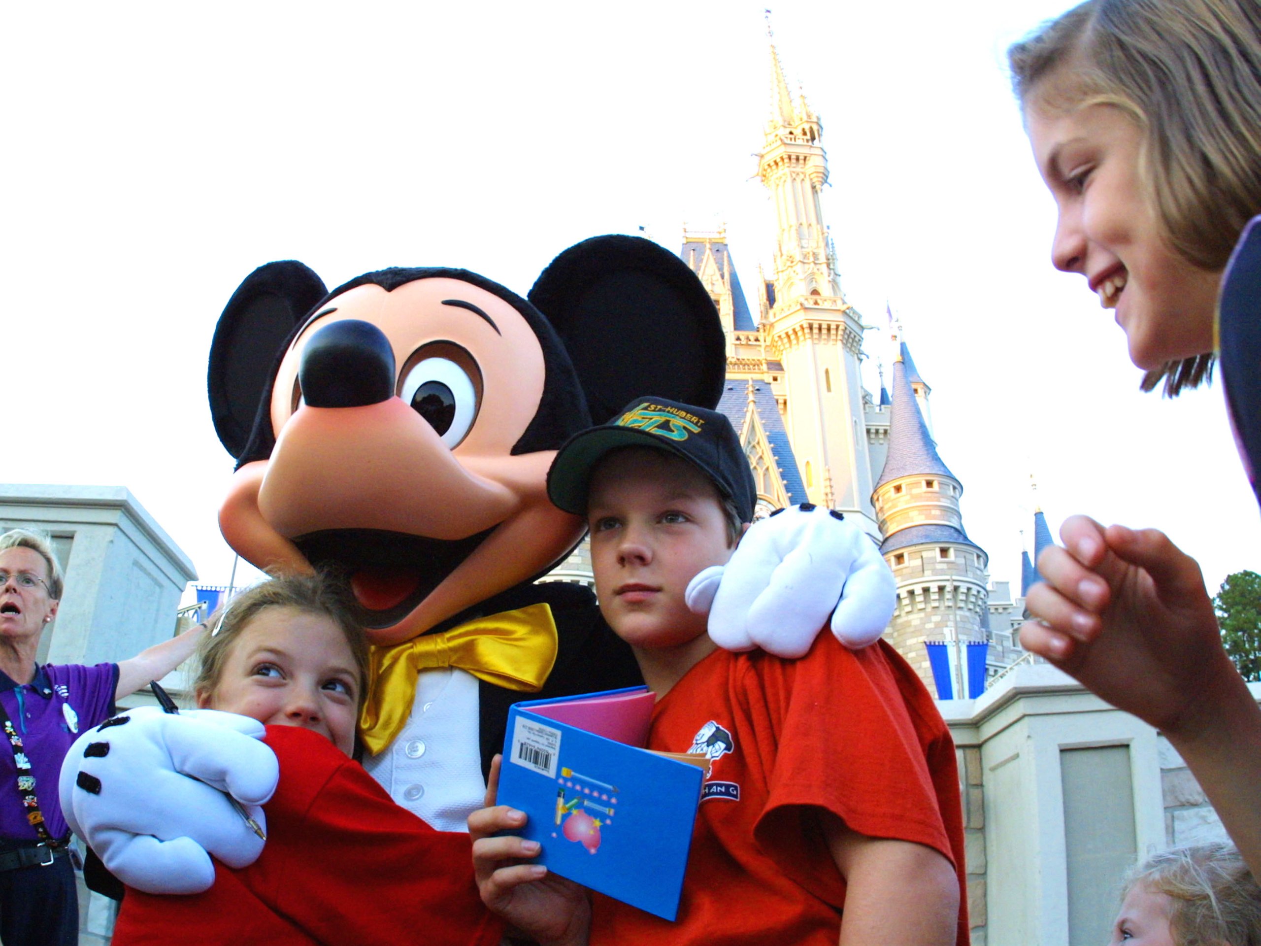 9 bí mật không thể ngờ đến về công viên Disney do nhân viên kể lại 9 bí mật không thể ngờ đến về công viên Disney do nhân viên kể lại