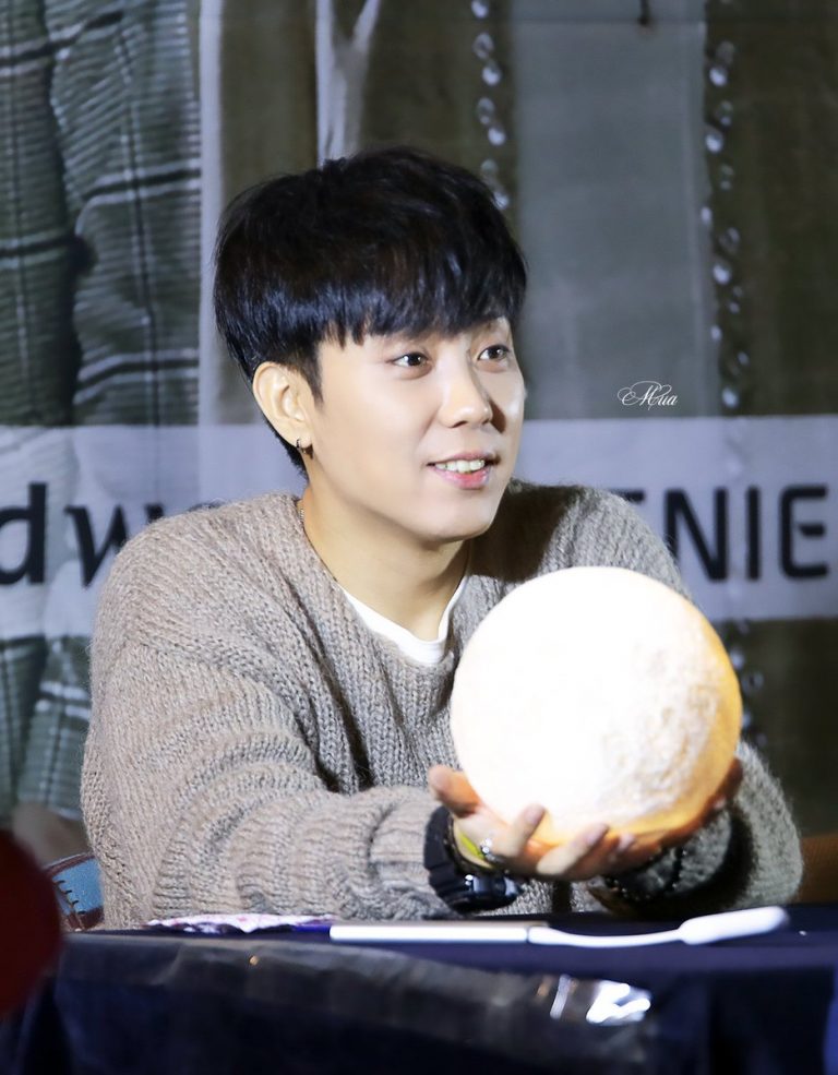 Cai thuốc, ăn kiêng - Bí kíp giữ gìn thanh xuân của ngôi sao K-Pop U40 Cai thuốc, ăn kiêng - Bí kíp giữ gìn thanh xuân của ngôi sao K-Pop U40
