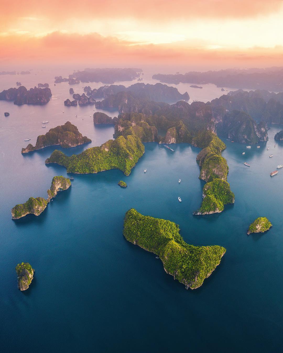 'Sống ảo' bằng điện thoại? Xưa rồi Diễm! 'Sống ảo' bằng điện thoại? Xưa rồi Diễm!