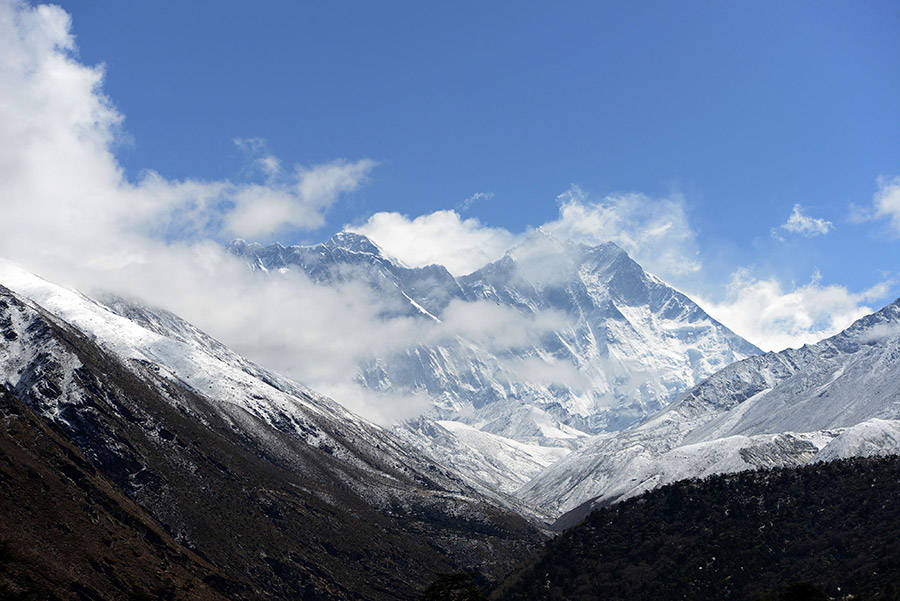 Rùng rợn và bi thương những mốc chỉ đường bằng... xác người trên Everest Rùng rợn và bi thương những mốc chỉ đường bằng... xác người trên Everest