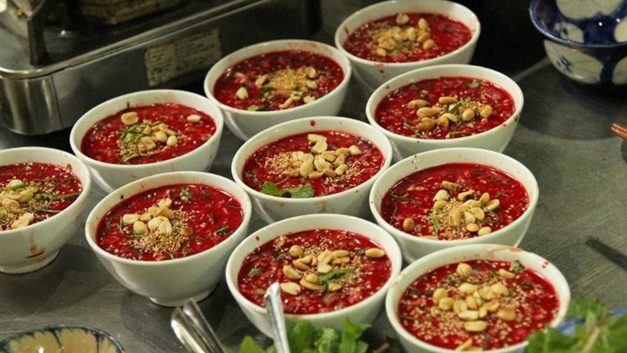 Những món ăn khiến khách nước ngoài kêu 'trời' khi ghé thăm Việt Nam Những món ăn khiến khách nước ngoài kêu 'trời' khi ghé thăm Việt Nam