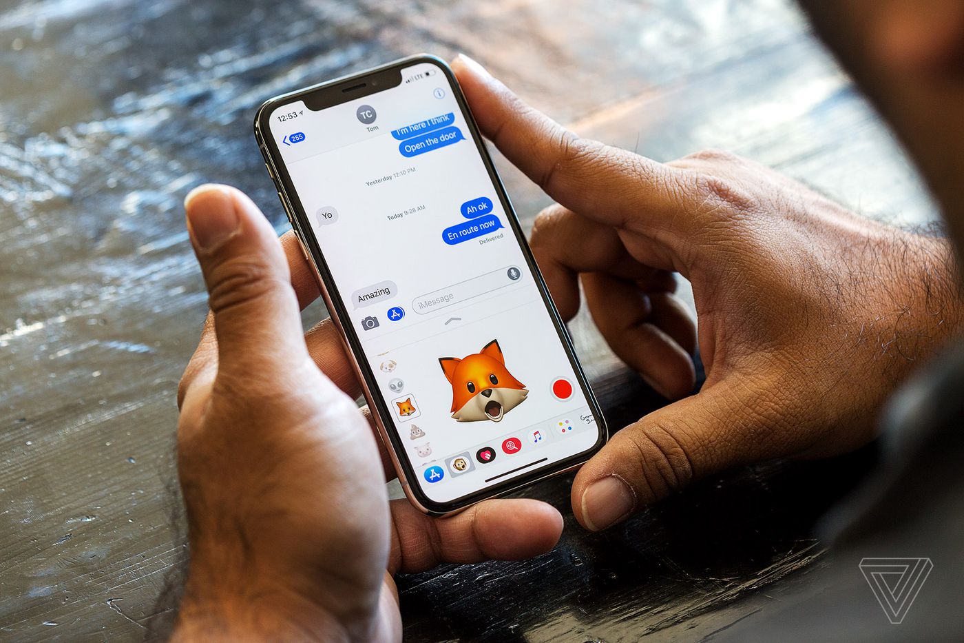 iPhone X hay iPhone 8 mới là chiếc điện thoại đáng mua? iPhone X hay iPhone 8 mới là chiếc điện thoại đáng mua?