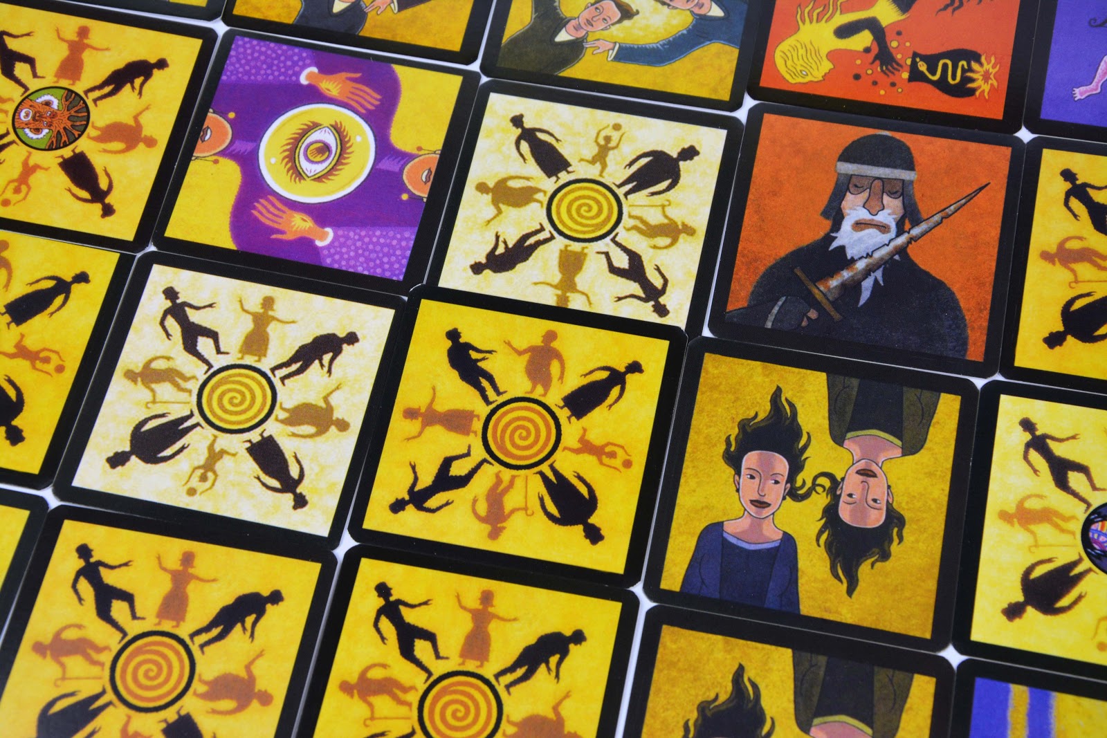 Board Game: Để không còn cảnh 'cắm mặt vào điện thoại' mỗi khi nhóm bạn tụ tập Board Game: Để không còn cảnh 'cắm mặt vào điện thoại' mỗi khi nhóm bạn tụ tập