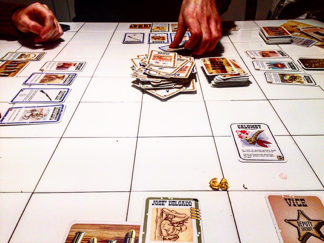 Board Game: Để không còn cảnh 'cắm mặt vào điện thoại' mỗi khi nhóm bạn tụ tập Board Game: Để không còn cảnh 'cắm mặt vào điện thoại' mỗi khi nhóm bạn tụ tập