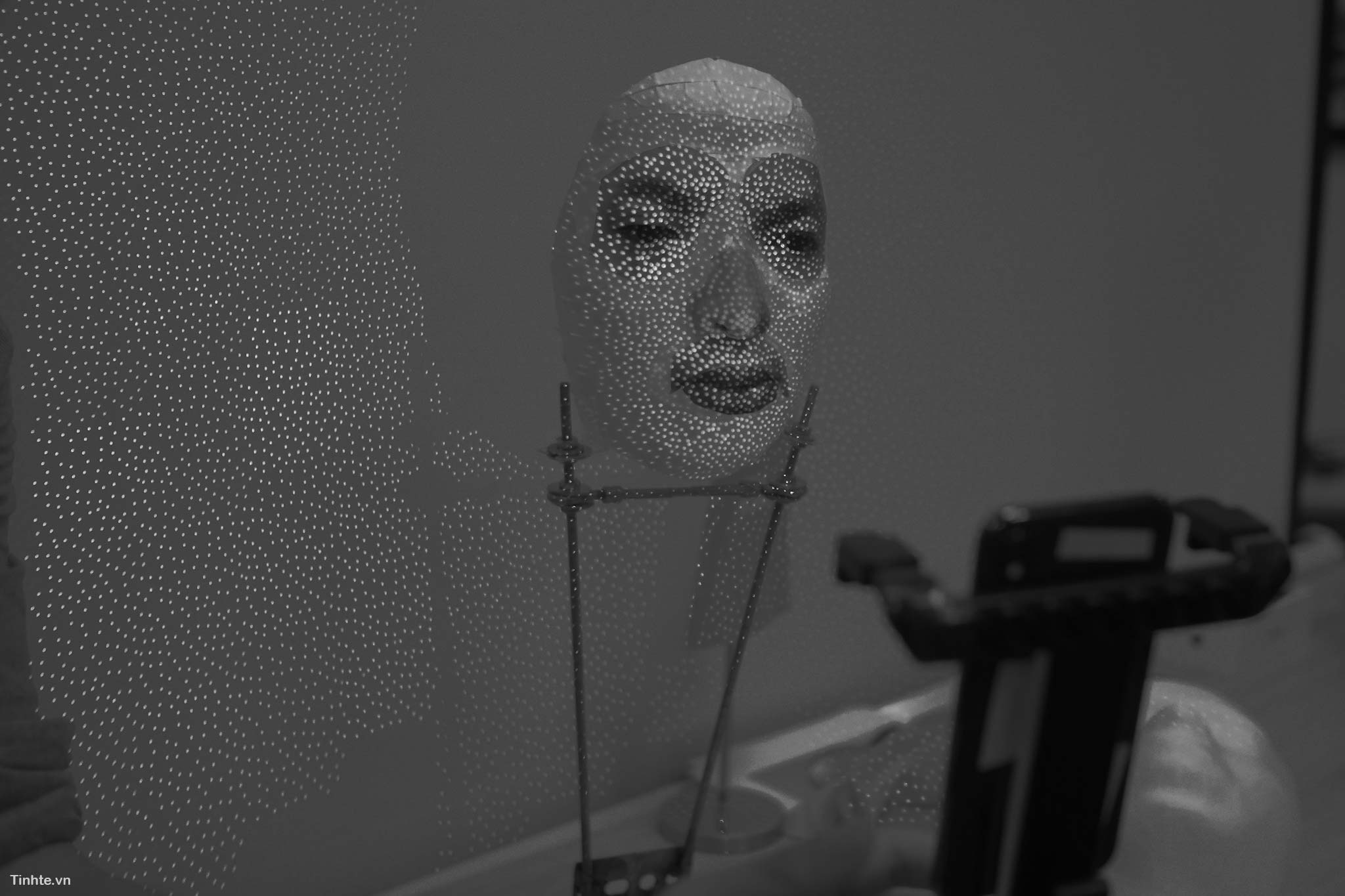 Bkav qua mặt Face ID: Báo ngoại tung hô, trong nước chỉ trích Bkav qua mặt Face ID: Báo ngoại tung hô, trong nước chỉ trích