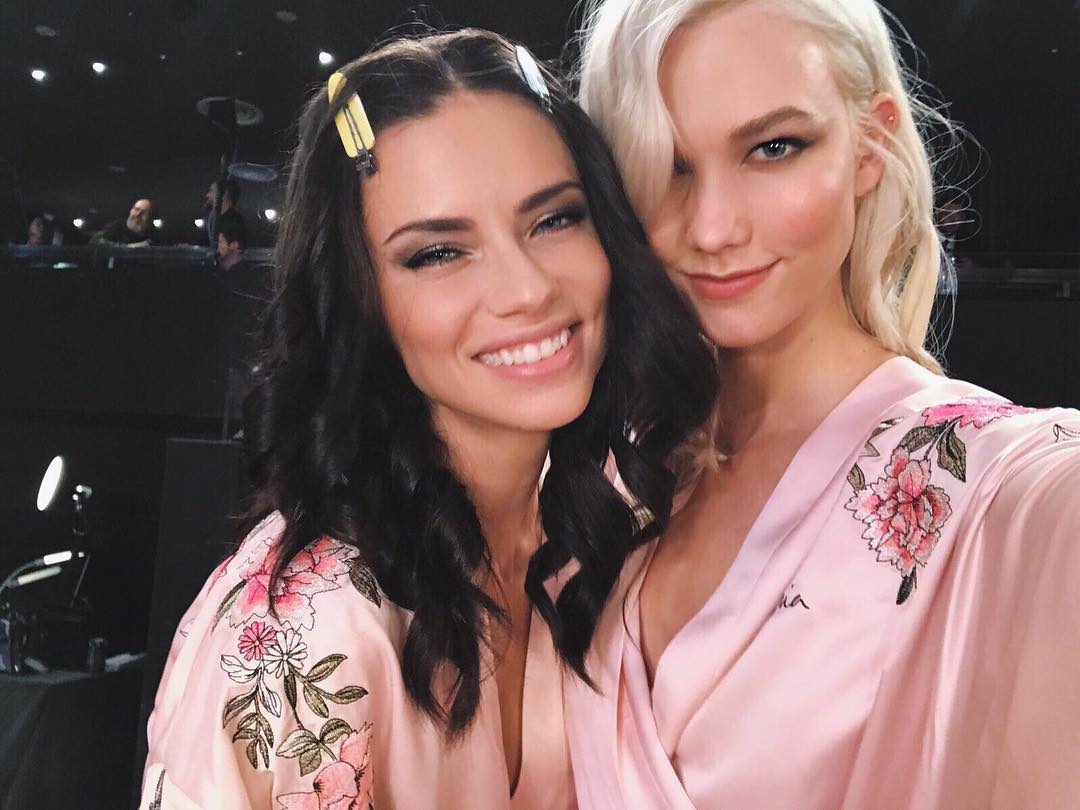 Ngắm những 'kiệt tác tạo hoá' trong hậu trường show nội y Victoria's Secret 2017 Ngắm những 'kiệt tác tạo hoá' trong hậu trường show nội y Victoria's Secret 2017