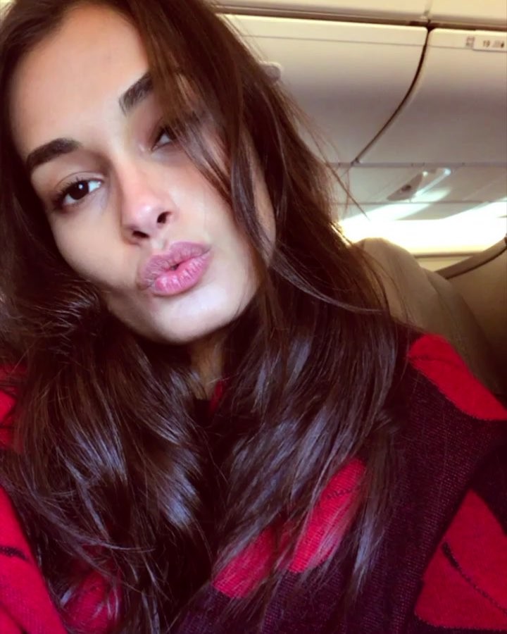 12 thiên thần Victoria's Secret làm các hãng mỹ phẩm 'thất vọng' bởi... 12 thiên thần Victoria's Secret làm các hãng mỹ phẩm 'thất vọng' bởi...