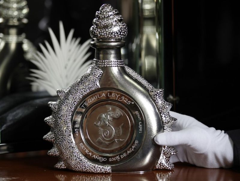 Làm quen thật kỹ, thật sâu với 'anh chàng' Tequila đến từ Mexico nhé! Làm quen thật kỹ, thật sâu với 'anh chàng' Tequila đến từ Mexico nhé!