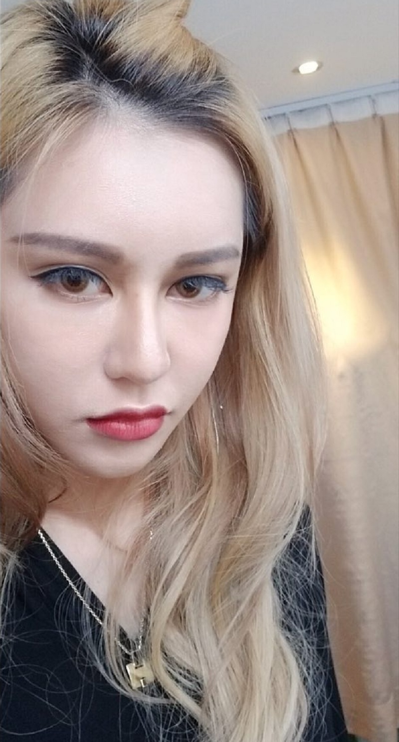 Youtuber nổi tiếng Hong Kong phẫu thuật thẩm mỹ 30 lần để chiều lòng bạn trai Youtuber nổi tiếng Hong Kong phẫu thuật thẩm mỹ 30 lần để chiều lòng bạn trai