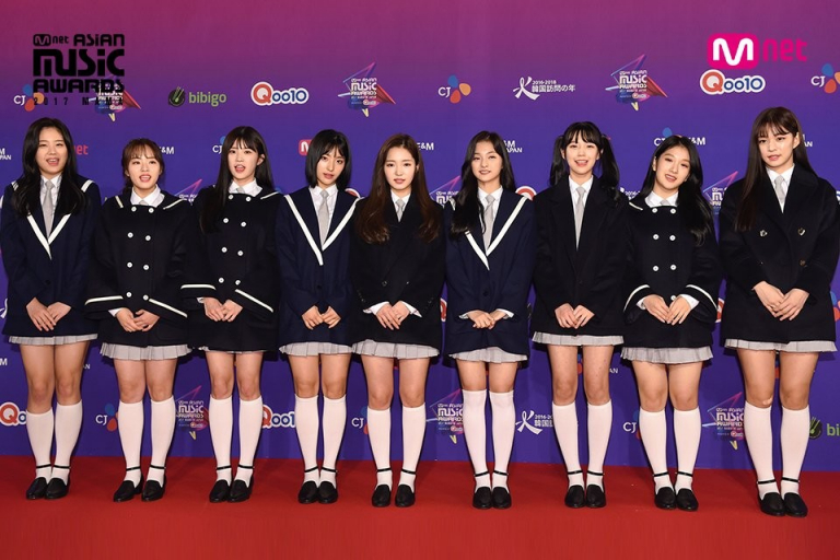 Sân khấu kết hợp ‘thảm hoạ’ giữa K-Pop và J-Pop Sân khấu kết hợp ‘thảm hoạ’ giữa K-Pop và J-Pop