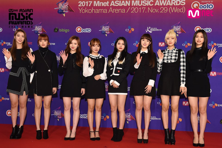 Sân khấu kết hợp ‘thảm hoạ’ giữa K-Pop và J-Pop Sân khấu kết hợp ‘thảm hoạ’ giữa K-Pop và J-Pop