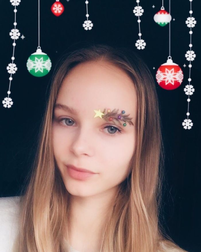 Chân mày cây thông - Trào lưu trang điểm Noel mới nhất của các nàng phương Tây Chân mày cây thông - Trào lưu trang điểm Noel mới nhất của các nàng phương Tây