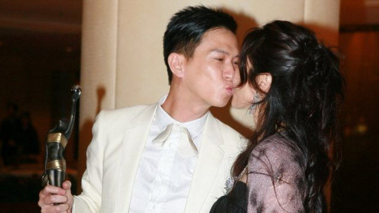 7 đôi uyên ương mặn nồng chứng minh tình yêu trong showbiz là có thật 7 đôi uyên ương mặn nồng chứng minh tình yêu trong showbiz là có thật
