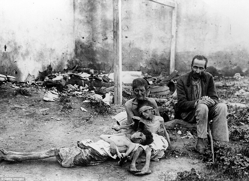 Nạn đói Nga 1920: Khi phần người bị lấn át bởi bản năng sinh tồn Nạn đói Nga 1920: Khi phần người bị lấn át bởi bản năng sinh tồn