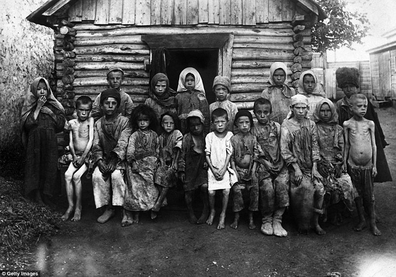 Nạn đói Nga 1920: Khi phần người bị lấn át bởi bản năng sinh tồn Nạn đói Nga 1920: Khi phần người bị lấn át bởi bản năng sinh tồn