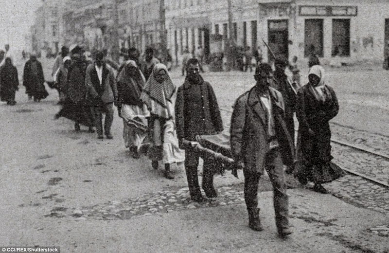 Nạn đói Nga 1920: Khi phần người bị lấn át bởi bản năng sinh tồn Nạn đói Nga 1920: Khi phần người bị lấn át bởi bản năng sinh tồn