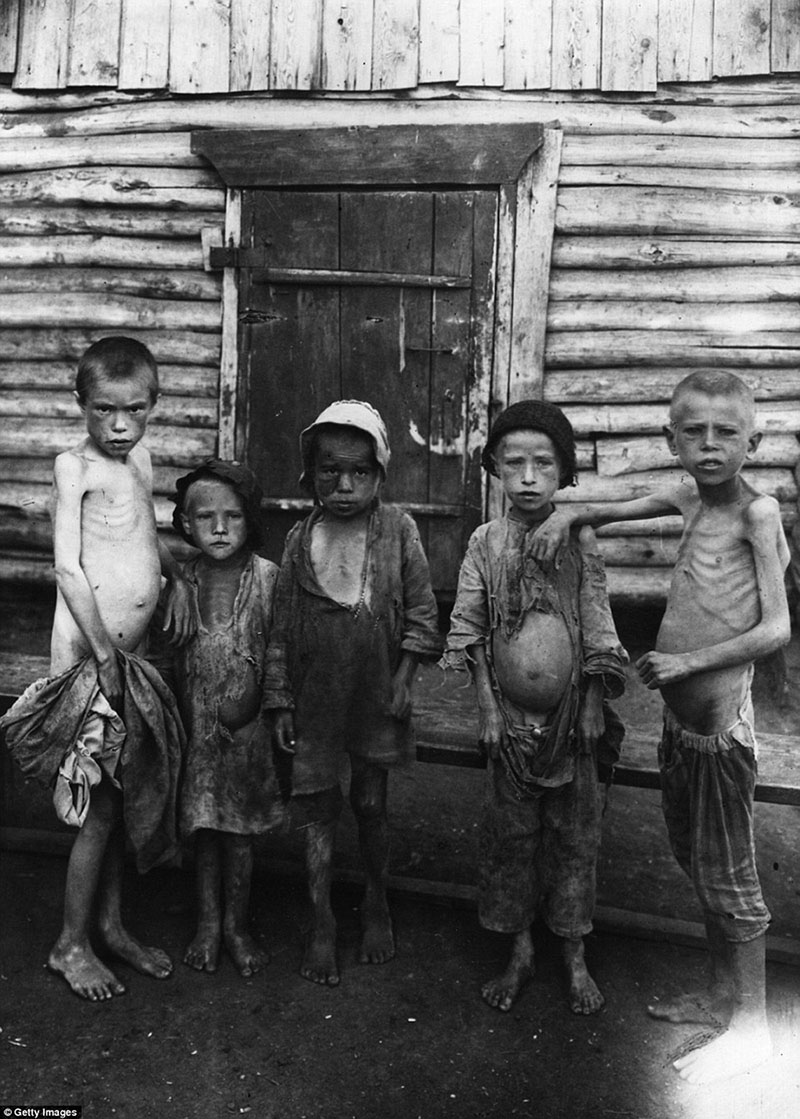 Nạn đói Nga 1920: Khi phần người bị lấn át bởi bản năng sinh tồn Nạn đói Nga 1920: Khi phần người bị lấn át bởi bản năng sinh tồn