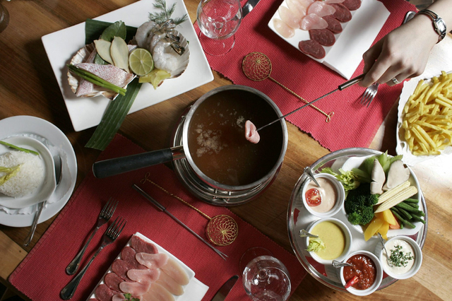 Bữa ăn truyền thống dịp Giáng Sinh ở khắp nơi trên thế giới Bữa ăn truyền thống dịp Giáng Sinh ở khắp nơi trên thế giới