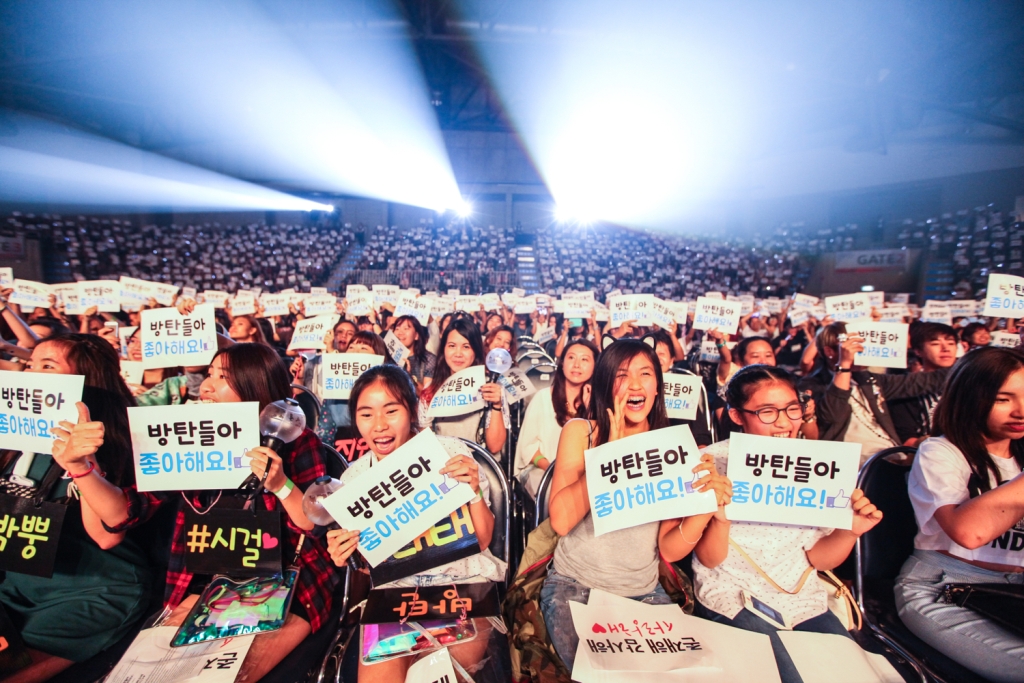 Mỗi fan K-Pop là một 'chiến binh', thật đấy! Mỗi fan K-Pop là một 'chiến binh', thật đấy!