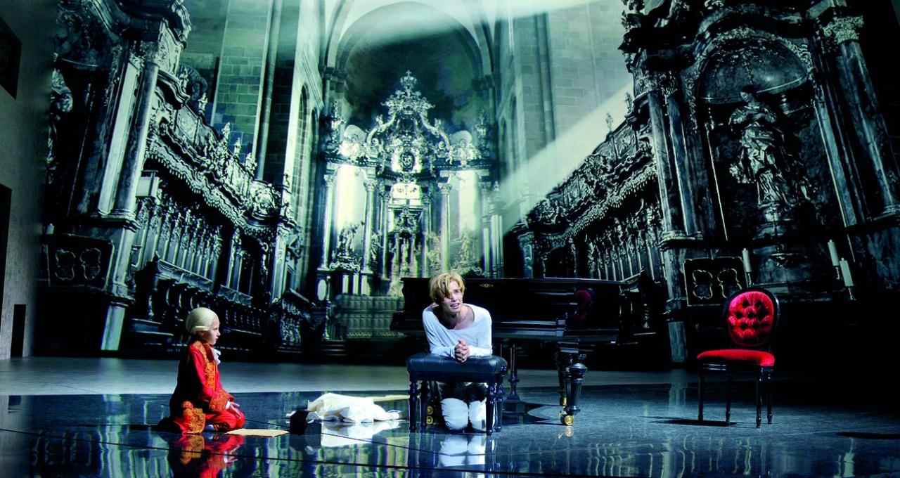 Mozart! das Musical: Dùng âm nhạc khắc hoạ chân dung nhà soạn nhạc thiên tài nước Áo Mozart! das Musical: Dùng âm nhạc khắc hoạ chân dung nhà soạn nhạc thiên tài nước Áo