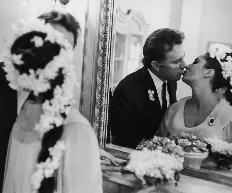 Angelina Jolie: Biểu đồ cuộc đời trùng hợp khó tin với minh tinh Elizabeth Taylor Angelina Jolie: Biểu đồ cuộc đời trùng hợp khó tin với minh tinh Elizabeth Taylor
