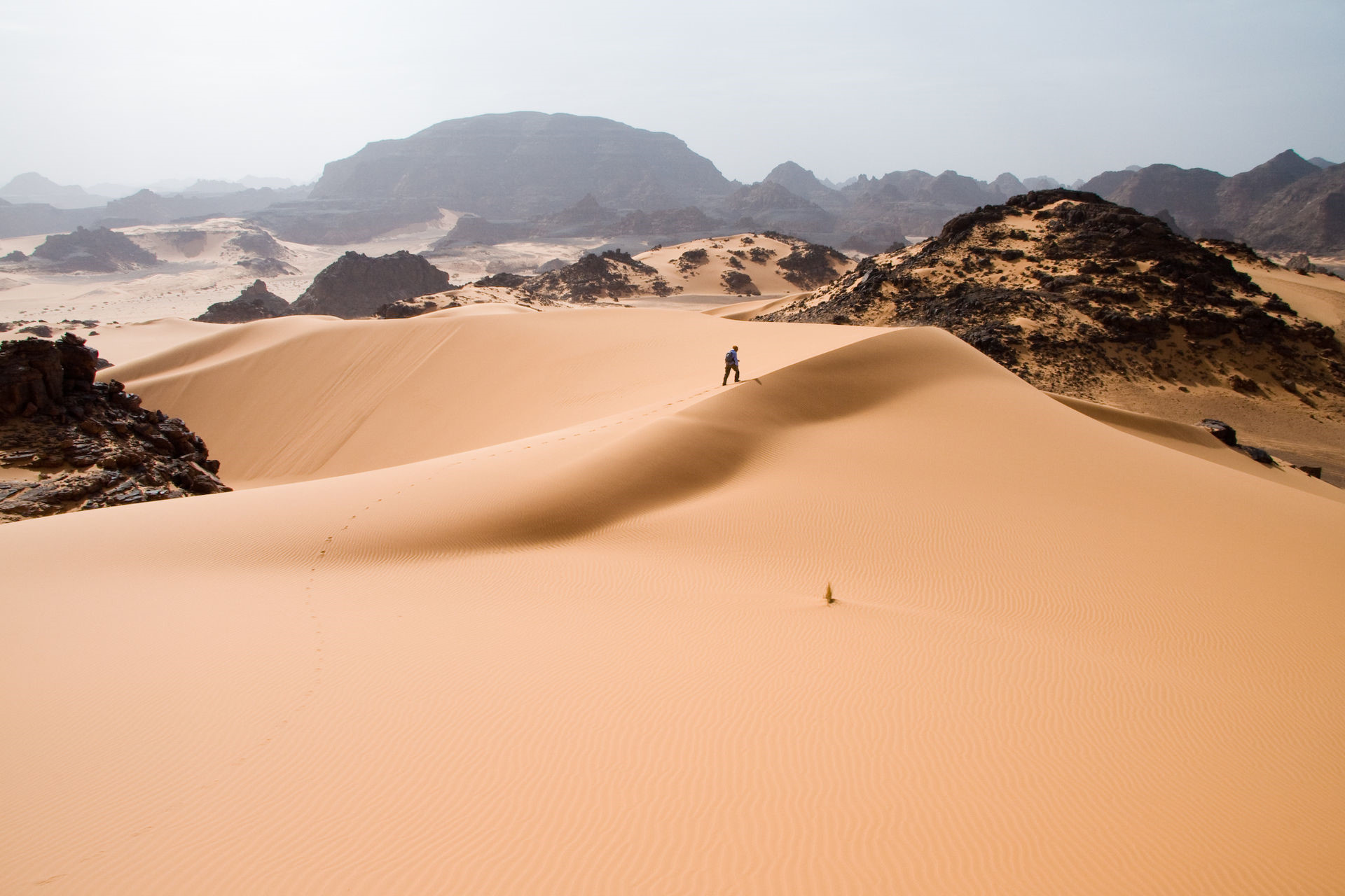 Chuyện không thể tin: Sa mạc Sahara tiếp tục có... tuyết rơi Chuyện không thể tin: Sa mạc Sahara tiếp tục có... tuyết rơi