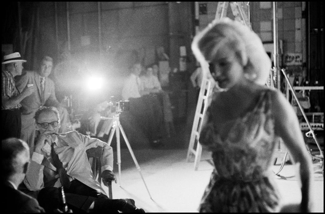 Marilyn Monroe và những sự thật đáng kinh ngạc đằng sau nhan sắc kiều diễm Marilyn Monroe và những sự thật đáng kinh ngạc đằng sau nhan sắc kiều diễm