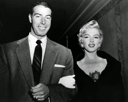 Marilyn Monroe và những sự thật đáng kinh ngạc đằng sau nhan sắc kiều diễm Marilyn Monroe và những sự thật đáng kinh ngạc đằng sau nhan sắc kiều diễm