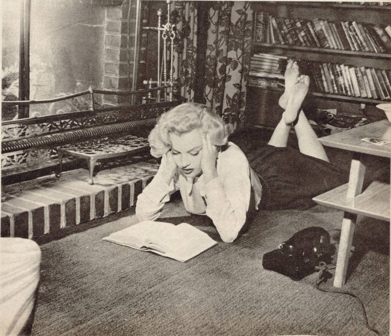 Marilyn Monroe và những sự thật đáng kinh ngạc đằng sau nhan sắc kiều diễm Marilyn Monroe và những sự thật đáng kinh ngạc đằng sau nhan sắc kiều diễm