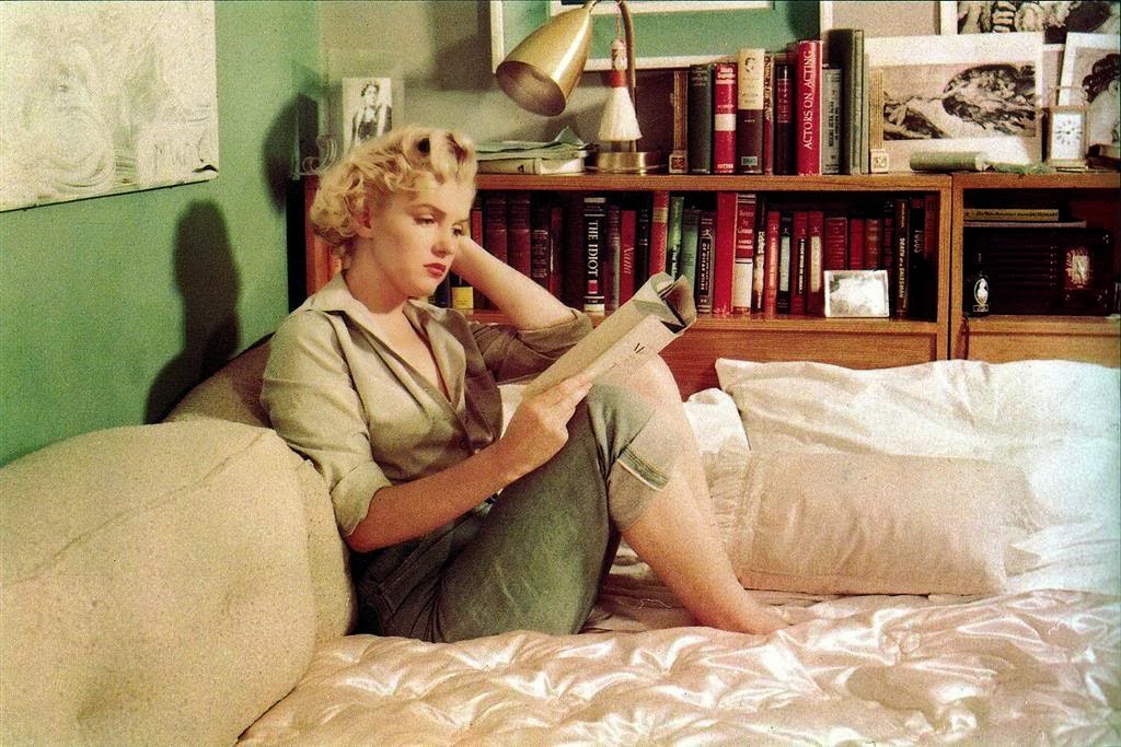 Marilyn Monroe và những sự thật đáng kinh ngạc đằng sau nhan sắc kiều diễm Marilyn Monroe và những sự thật đáng kinh ngạc đằng sau nhan sắc kiều diễm