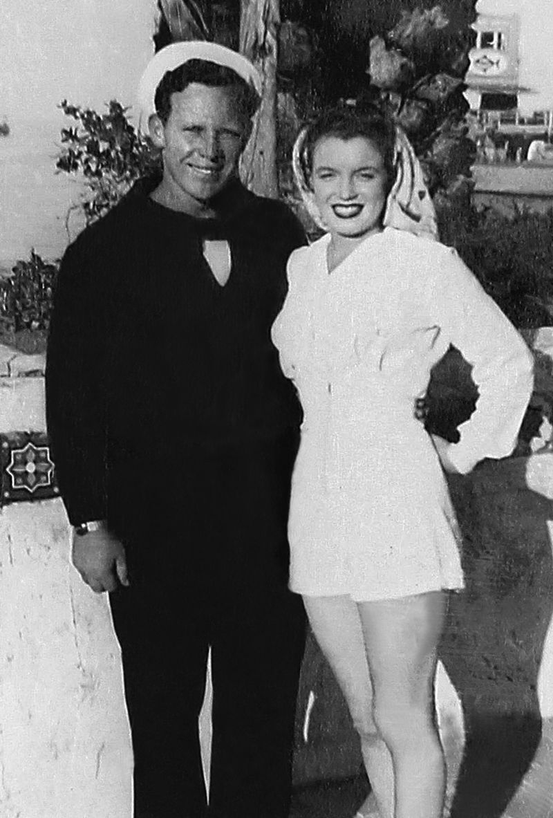 Marilyn Monroe và những sự thật đáng kinh ngạc đằng sau nhan sắc kiều diễm Marilyn Monroe và những sự thật đáng kinh ngạc đằng sau nhan sắc kiều diễm