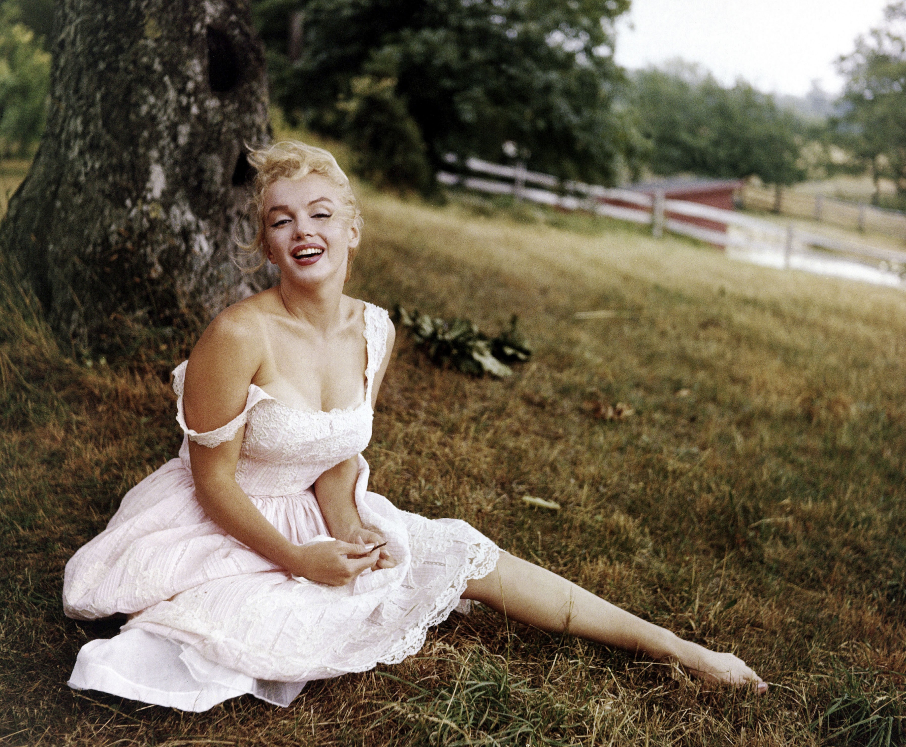 Marilyn Monroe và những sự thật đáng kinh ngạc đằng sau nhan sắc kiều diễm Marilyn Monroe và những sự thật đáng kinh ngạc đằng sau nhan sắc kiều diễm