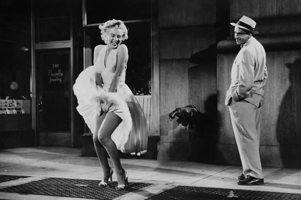 Marilyn Monroe và những sự thật đáng kinh ngạc đằng sau nhan sắc kiều diễm Marilyn Monroe và những sự thật đáng kinh ngạc đằng sau nhan sắc kiều diễm
