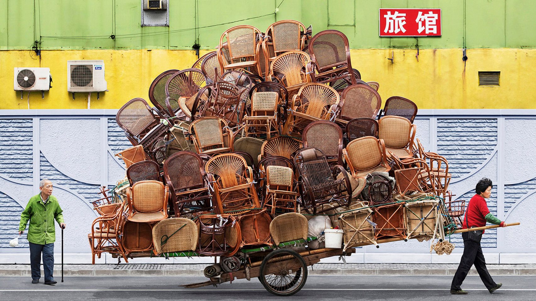 Shipper Việt Nam cũng phải gọi các 'thánh' này bằng cụ Shipper Việt Nam cũng phải gọi các 'thánh' này bằng cụ