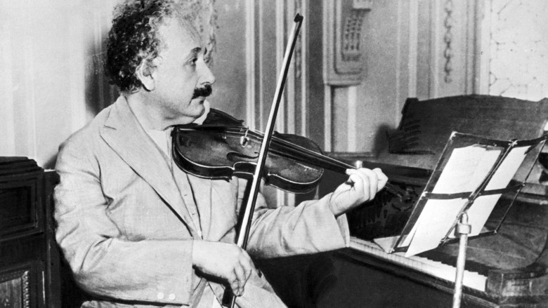 Albert Einstein và những câu chuyện chưa kể Albert Einstein và những câu chuyện chưa kể