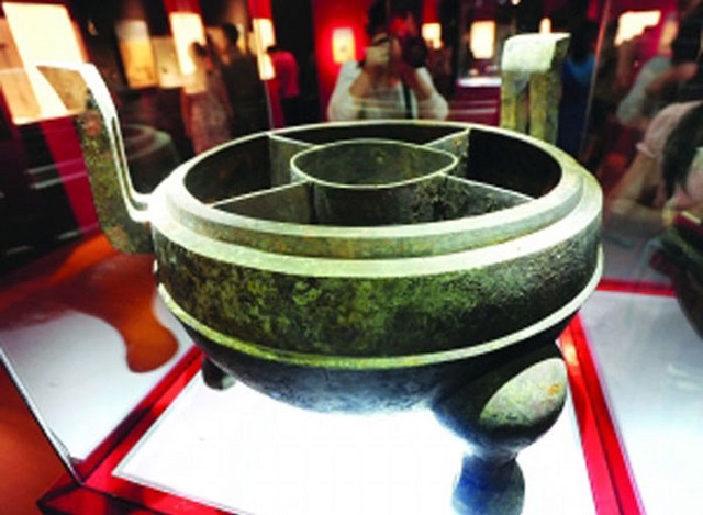Những món đồ cổ nhìn như 'xuyên không' từ thế giới hiện đại về Những món đồ cổ nhìn như 'xuyên không' từ thế giới hiện đại về