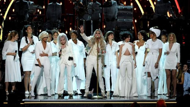 Grammy 2018 và những khoảnh khắc không thể thấy trên tivi Grammy 2018 và những khoảnh khắc không thể thấy trên tivi